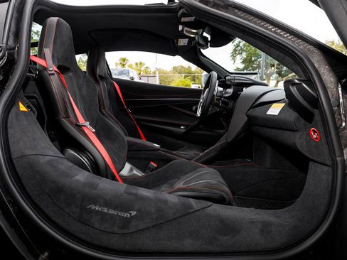 New 2026 McLaren 750S RWD image 32