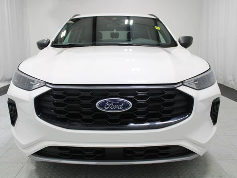 Used 2023 Ford Escape ST-Line w/ Tech Pack #1 FWD image 3