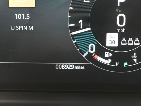 Certified 2025 Land Rover Discovery Sport Dynamic SE image 17