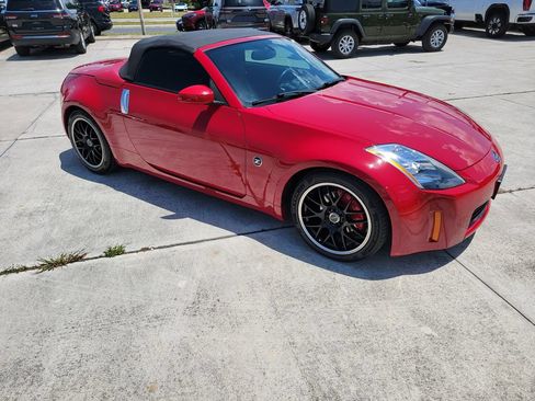 Used 2005 Nissan 350Z Touring RWD image 7