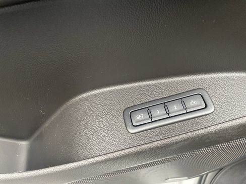 Used 2018 Chevrolet Tahoe Premier image 17