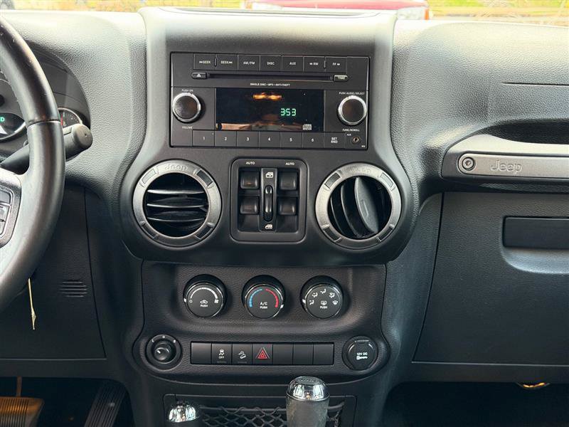 Used 2017 Jeep Wrangler Unlimited Sport w/ Quick Order Package 24S AWD/4WD image 28