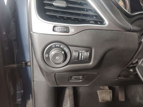 Used 2021 Jeep Cherokee Latitude Plus w/ Sun & Sound Group image 19