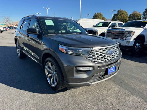 Certified 2020 Ford Explorer Platinum w/ Premium Technology Package image 11