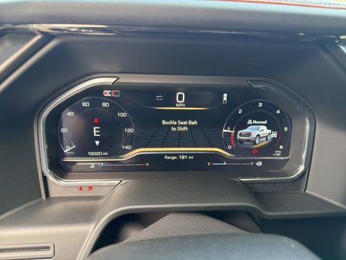 Used 2025 GMC Sierra 1500 AT4 w/ AT4 Preferred Package AWD/4WD image 12