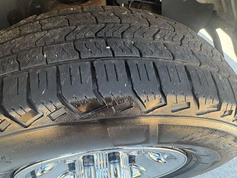 Used 2018 Chevrolet Express 2500 image 11