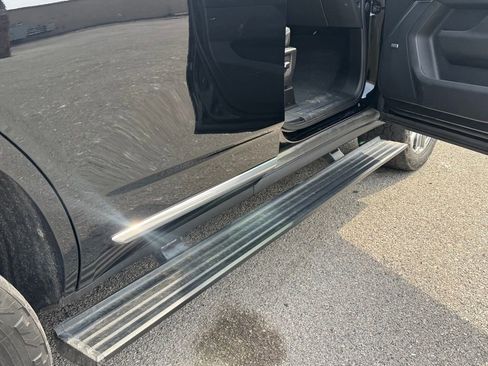 Used 2021 GMC Yukon Denali w/ Denali Premium Package image 8