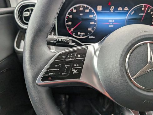 Used 2025 Mercedes-Benz GLC 350e 4MATIC image 26