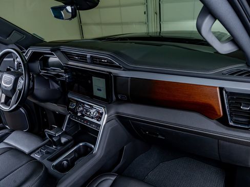 Used 2025 GMC Sierra 1500 Denali w/ Denali Reserve Package image 18