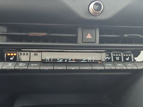 Used 2025 Toyota Crown Signia Limited image 28