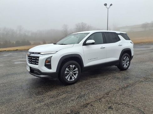 Used 2025 Chevrolet Equinox LT image 36