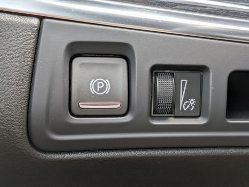 Certified 2024 Cadillac XT5 Premium Luxury FWD image 25