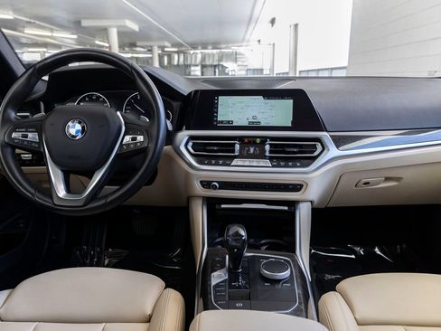 Used 2020 BMW 330i Sedan w/ Convenience Package RWD image 10