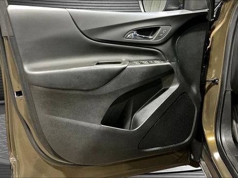 Used 2023 Chevrolet Equinox LT FWD image 18