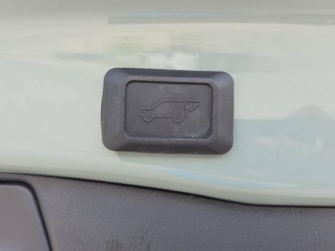 Used 2022 Toyota RAV4 XLE w/ Convenience Package FWD image 14
