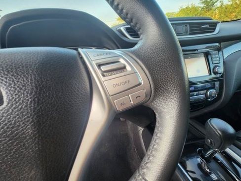 Used 2016 Nissan Rogue SL AWD/4WD image 14