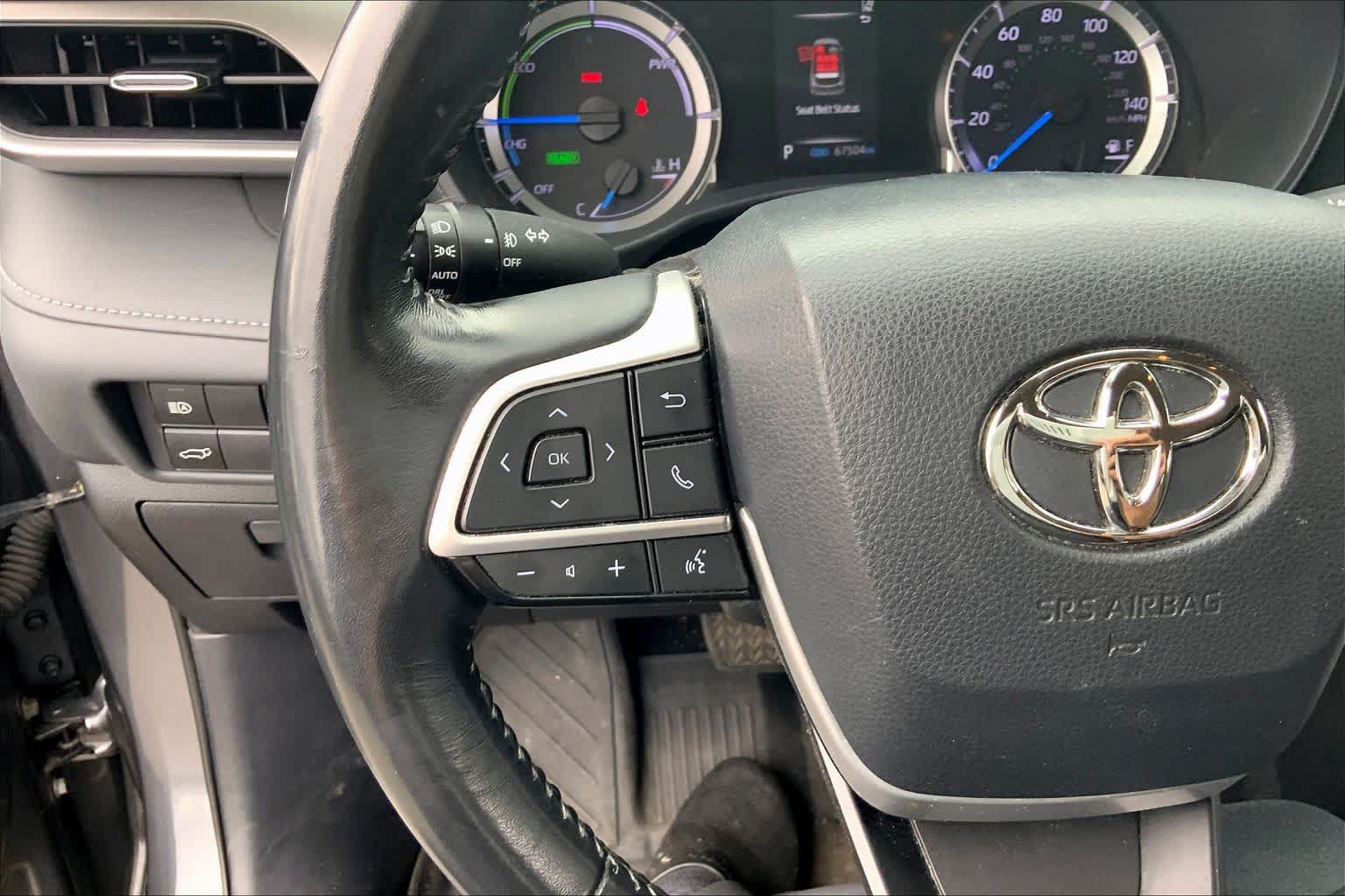 Used 2022 Toyota Highlander LE AWD/4WD image 24