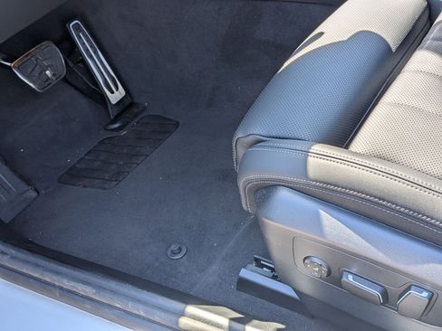 Used 2026 BMW i5 eDrive40 w/ M Sport Package image 17