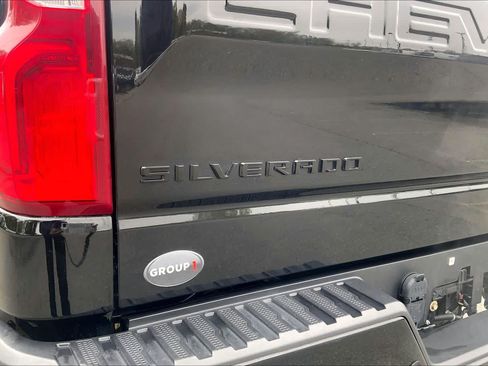 Used 2021 Chevrolet Silverado 1500 LT Trail Boss w/ Convenience Package II AWD/4WD image 33