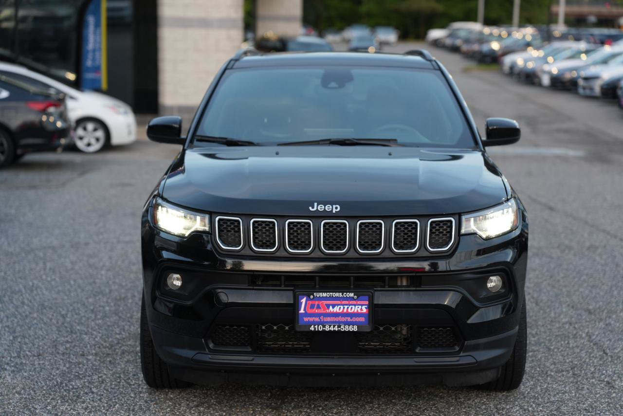 Used 2023 Jeep Compass Latitude w/ Sun and Sound Group AWD/4WD image 2