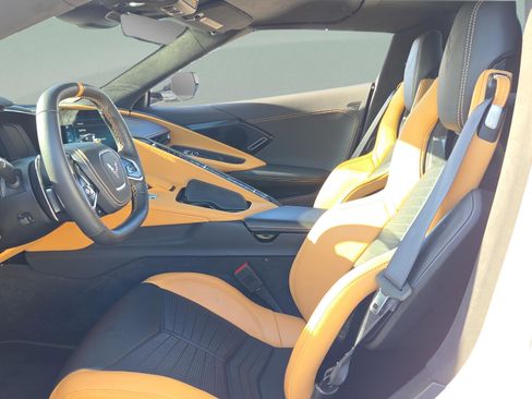 Used 2024 Chevrolet Corvette Stingray Premium Conv w/ Z51 Performance Package image 10