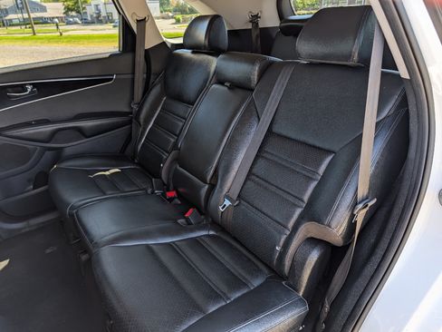 Used 2019 Kia Sorento EX FWD image 17