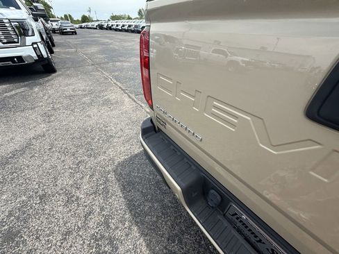 Used 2022 Chevrolet Colorado Z71 AWD/4WD image 39