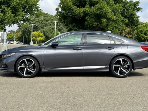 Used 2018 Honda Accord Sport image 7