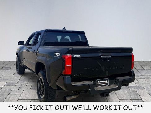 Used 2025 Toyota Tacoma TRD Off-Road AWD/4WD image 5
