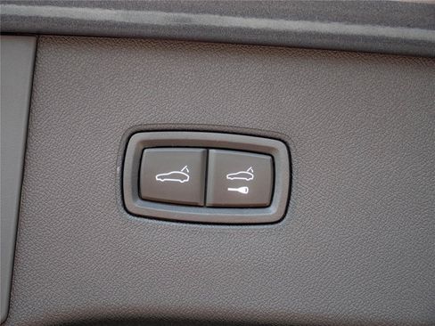 Certified 2026 Porsche Cayenne AWD/4WD image 33