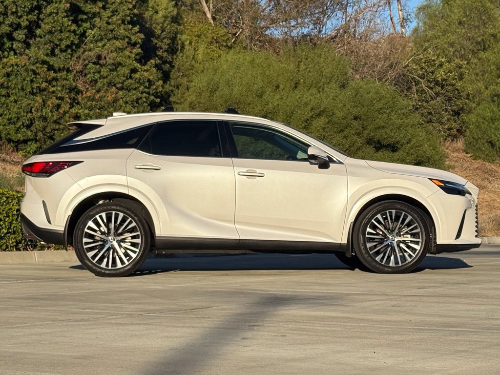 Used 2023 Lexus RX 350 Premium Plus w/ Cold Area Package FWD image 9