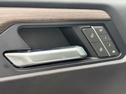 Used 2025 GMC Acadia Denali FWD image 21
