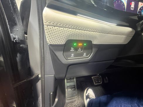 Used 2024 Volkswagen Atlas Cross Sport SEL Premium R-Line image 12