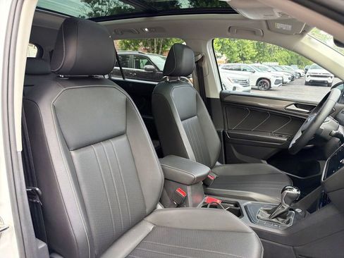 Used 2023 Volkswagen Tiguan SE w/ Panoramic Sunroof Package FWD image 51