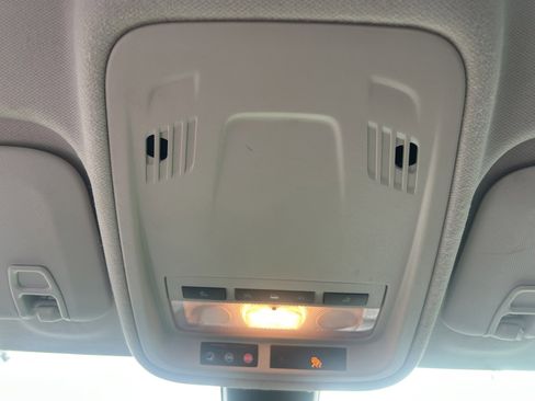 Used 2018 Chevrolet Cruze Premier image 23