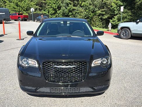 Used 2023 Chrysler 300 Touring w/ Sport Appearance Package RWD image 3