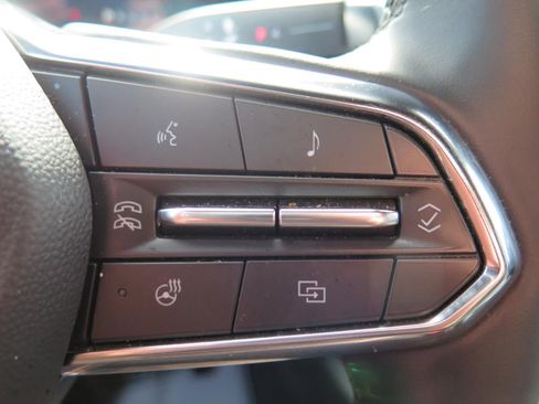 Used 2025 Chevrolet Equinox LT w/ Convenience Package II image 13