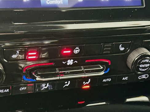 Certified 2023 Jeep Grand Cherokee Altitude image 31