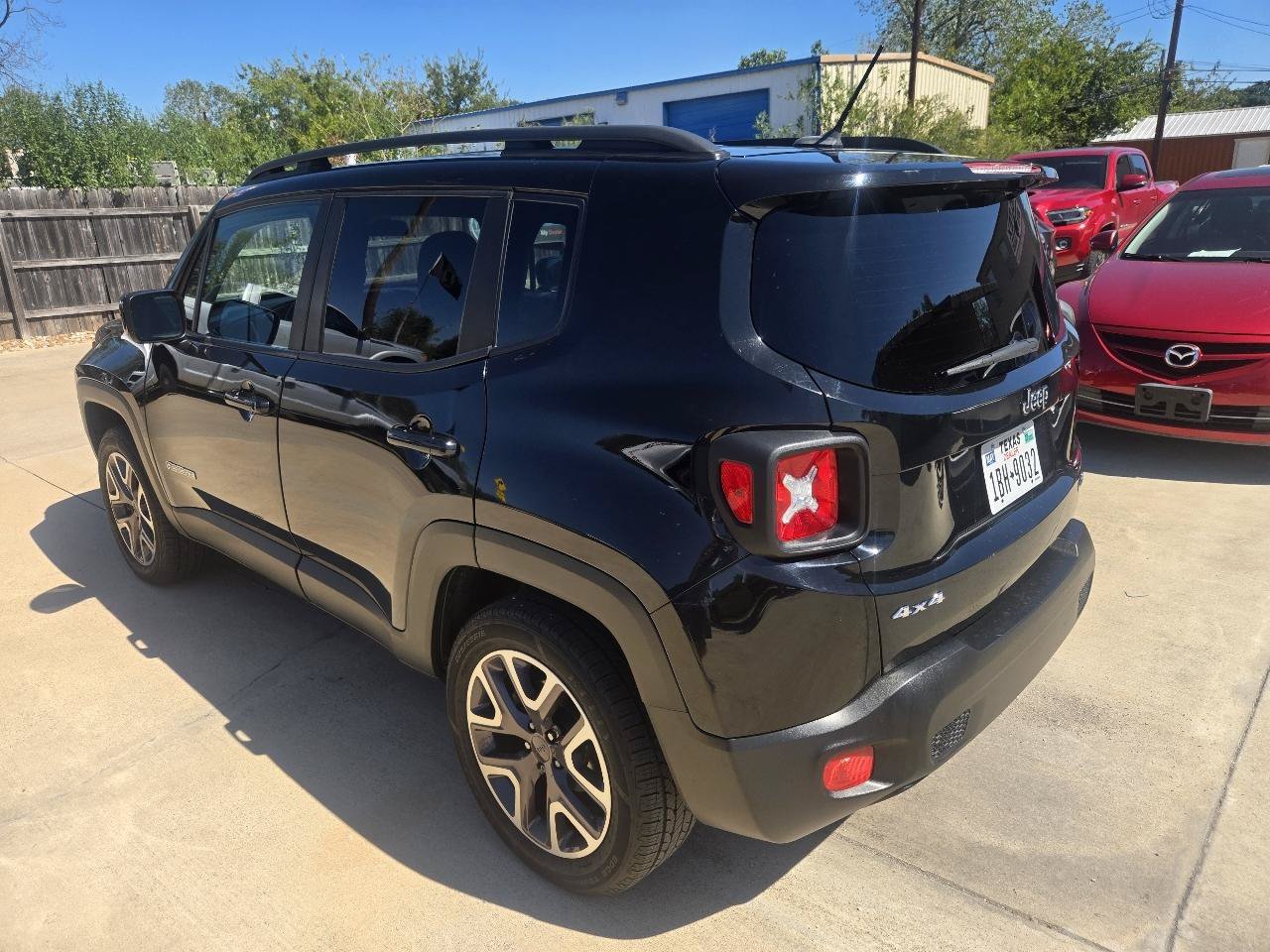 Used 2016 Jeep Renegade Latitude w/ Cold Weather Group AWD/4WD image 6