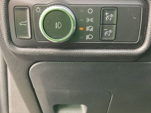 Used 2021 Ford Explorer XLT w/ Equipment Group 202A image 30