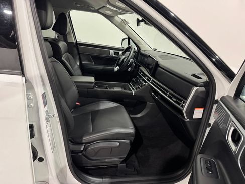 Used 2025 Hyundai Santa Fe SEL FWD image 22