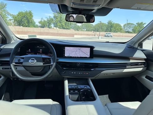 Used 2025 Nissan Murano SL AWD/4WD image 12