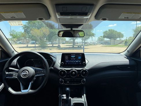 Used 2025 Nissan Sentra SV FWD image 33