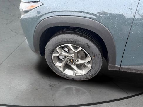 New 2026 Chevrolet Trax LT w/ LT Convenience Package image 9