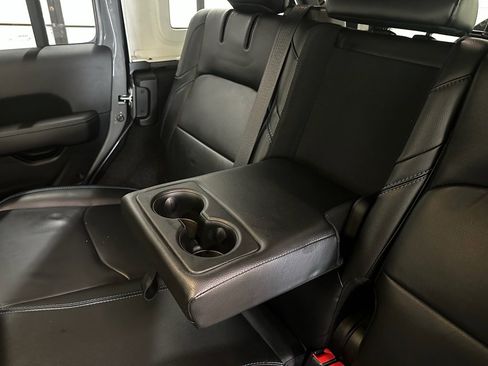 Used 2022 Jeep Wrangler Unlimited Rubicon 4xe w/ Steel Bumper Group image 31