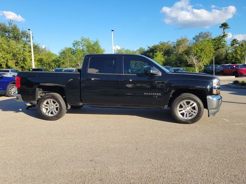 Used 2018 Chevrolet Silverado 1500 LT w/ All Star Edition image 4