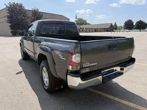 Used 2011 Toyota Tacoma 4x4 Access Cab V6 w/ TRD Off-Road Pkg image 7