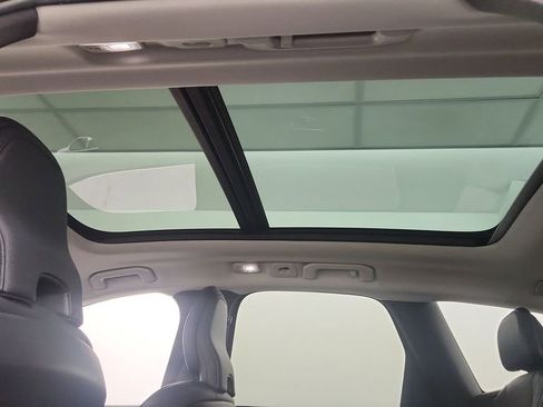 Used 2022 Volvo XC60 B5 Momentum image 16