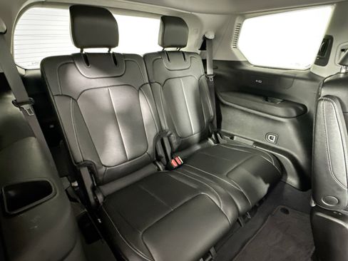 Used 2023 Jeep Grand Cherokee L Limited w/ Black Appearance Package image 27