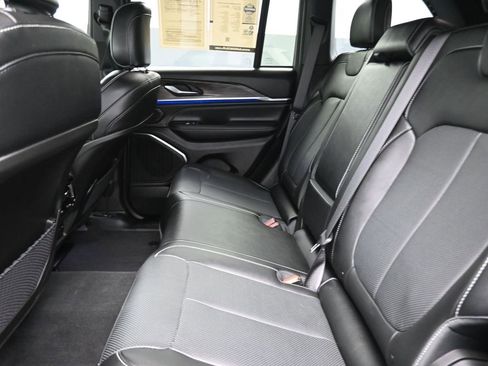 Used 2023 Jeep Grand Cherokee Overland image 14